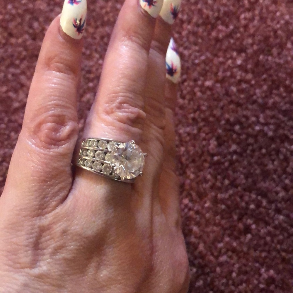 Gorgeous Statement Ring - image 5